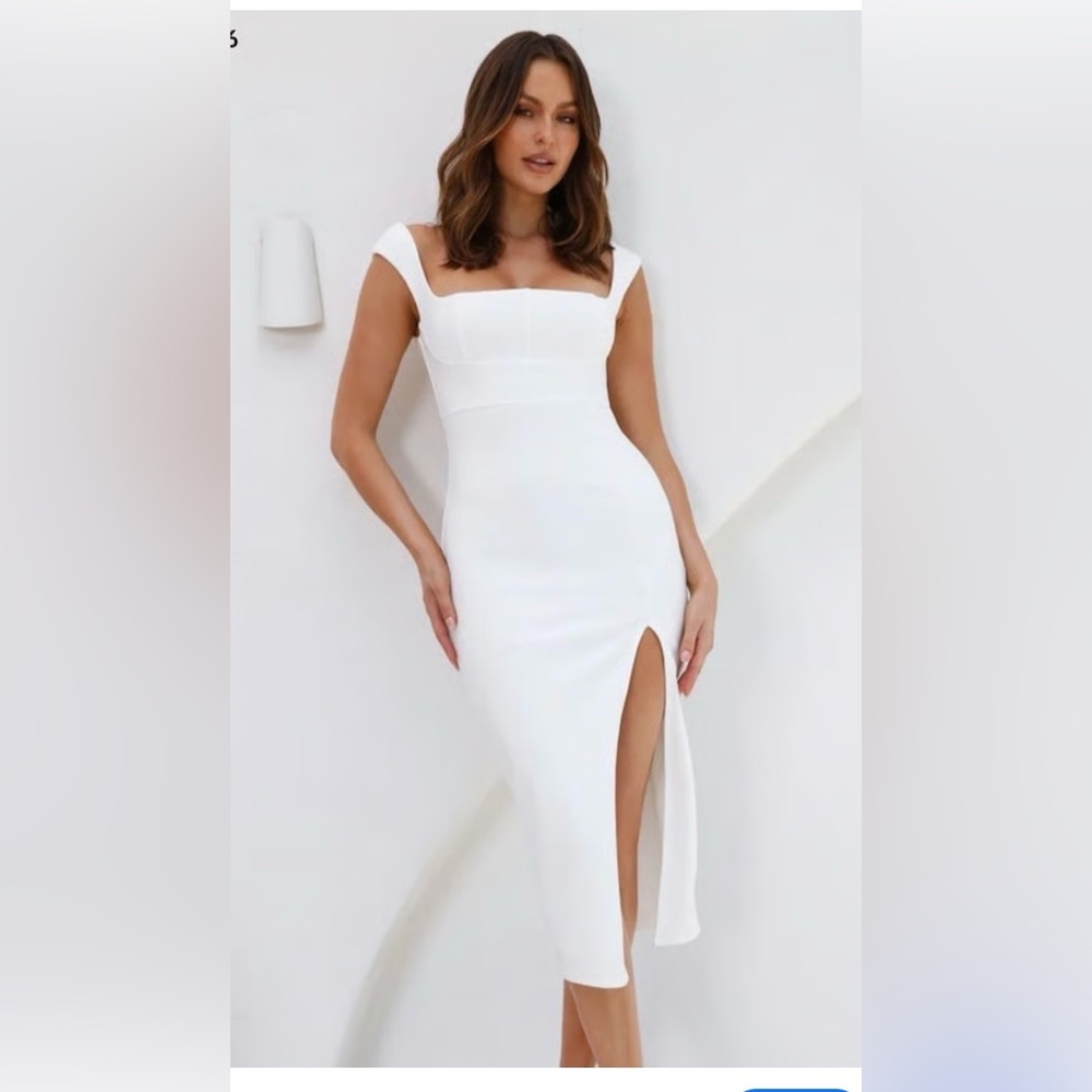 HELLO MOLLY- Elegant White Sleeveless Dress